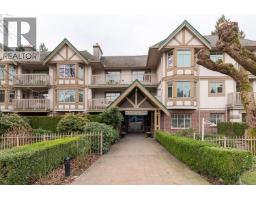 504 2059 CHESTERFIELD AVENUE, North Vancouver, British Columbia