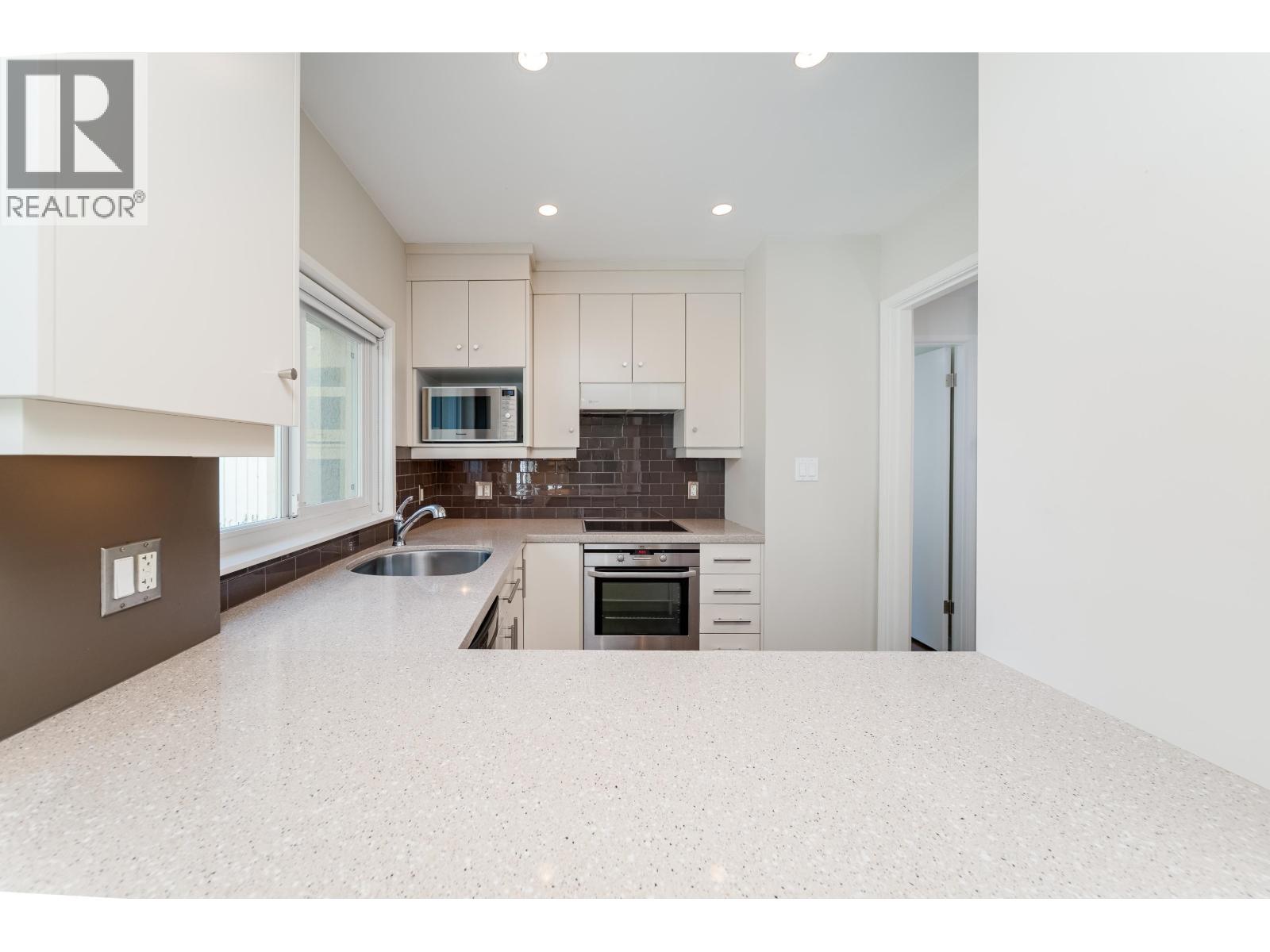 106 1972 Robson Street, Vancouver, British Columbia  V6G 1E8 - Photo 18 - R3095459