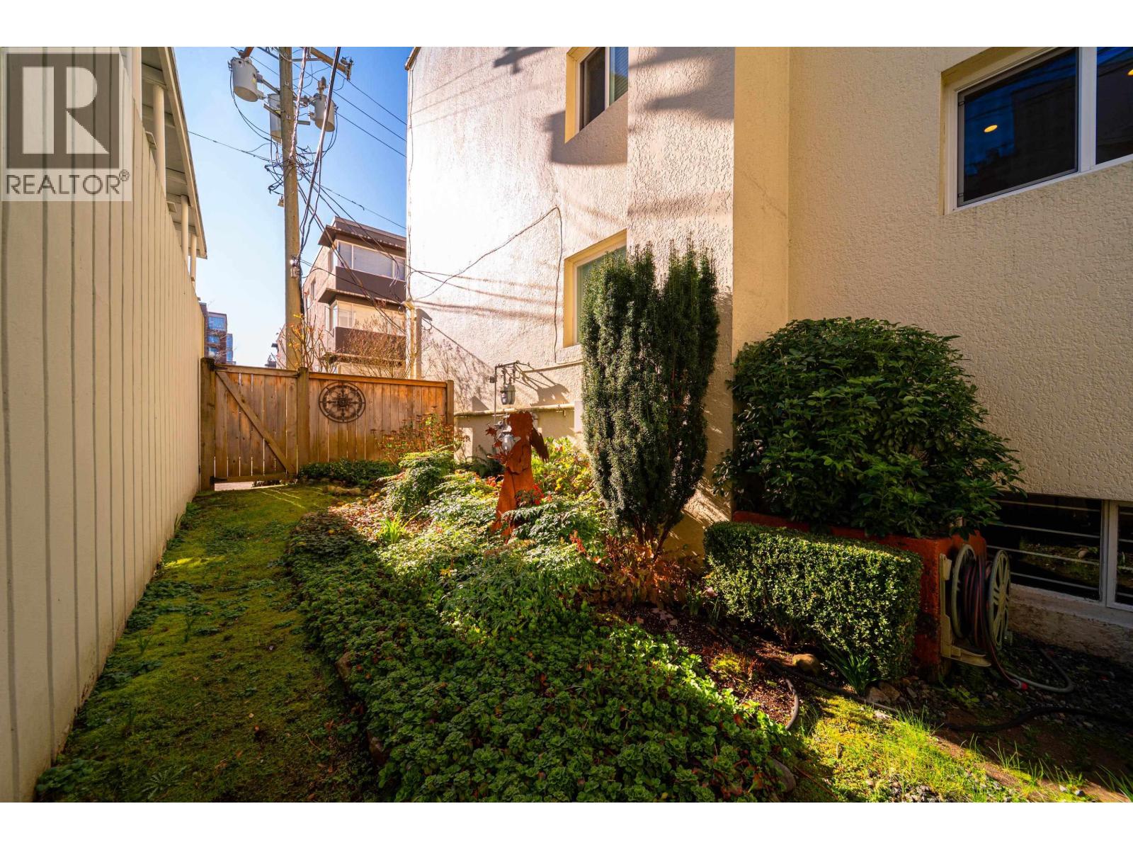 106 1972 Robson Street, Vancouver, British Columbia  V6G 1E8 - Photo 24 - R3095459