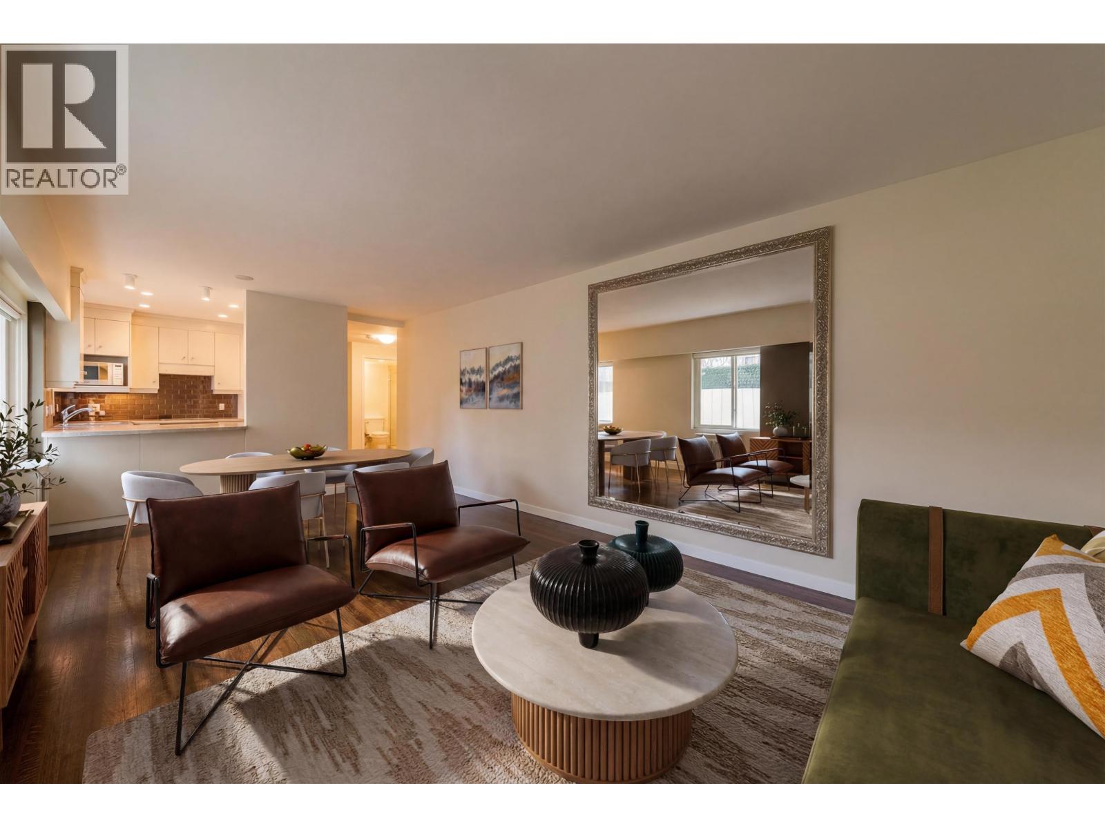 106 1972 Robson Street, Vancouver, British Columbia  V6G 1E8 - Photo 3 - R3095459