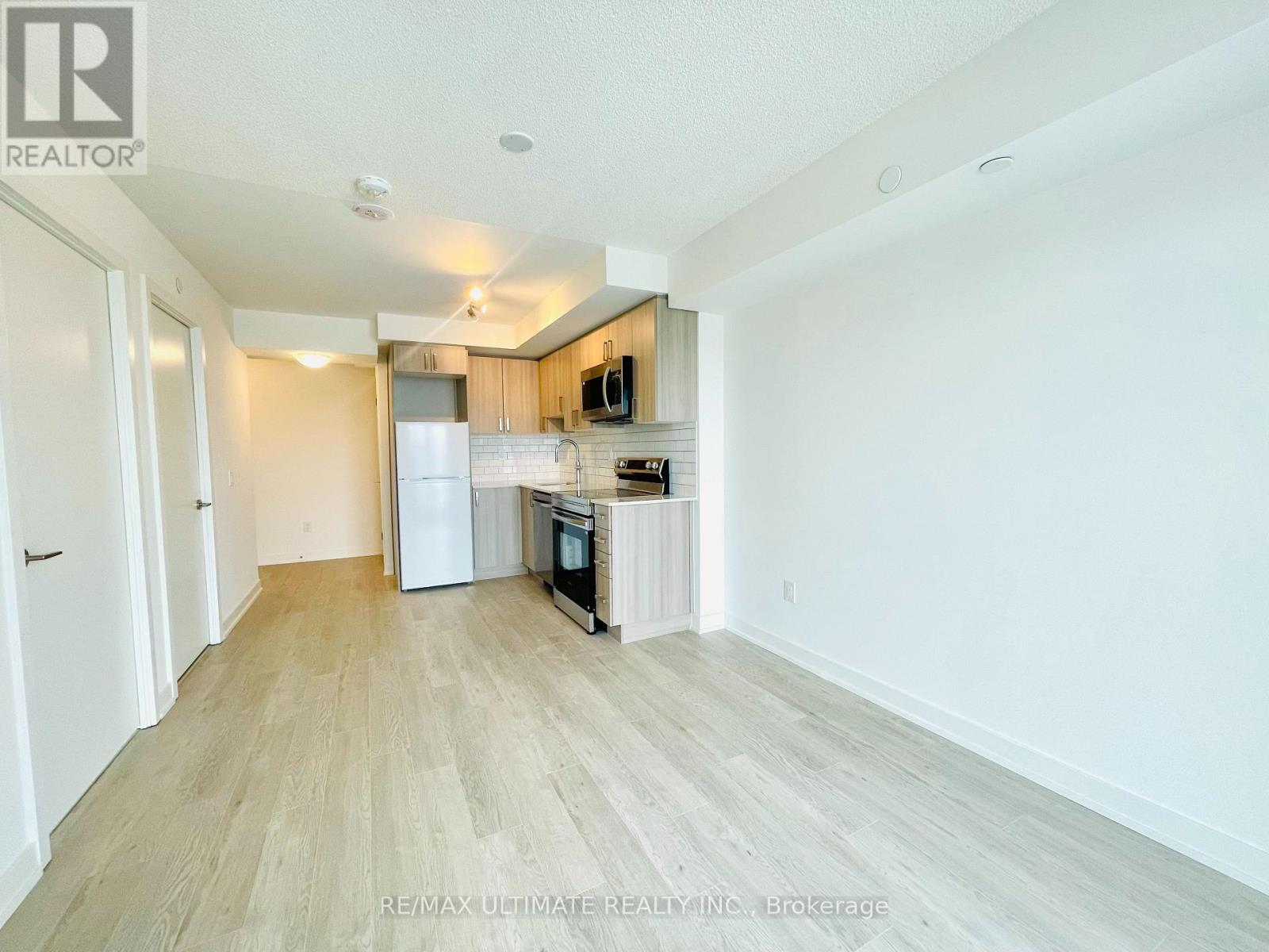 1401 - 1010 Sandy Beach Road, Pickering, Ontario  L1W 3V9 - Photo 4 - E12840480