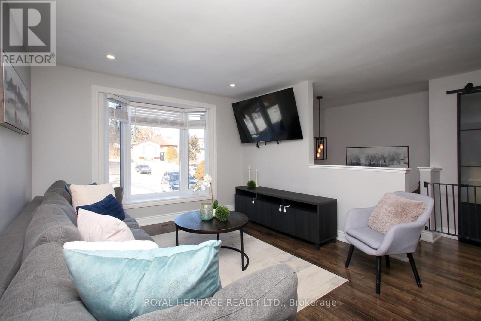 641 Deauville Court, Oshawa, Ontario  L1K 1R1 - Photo 3 - E12840518