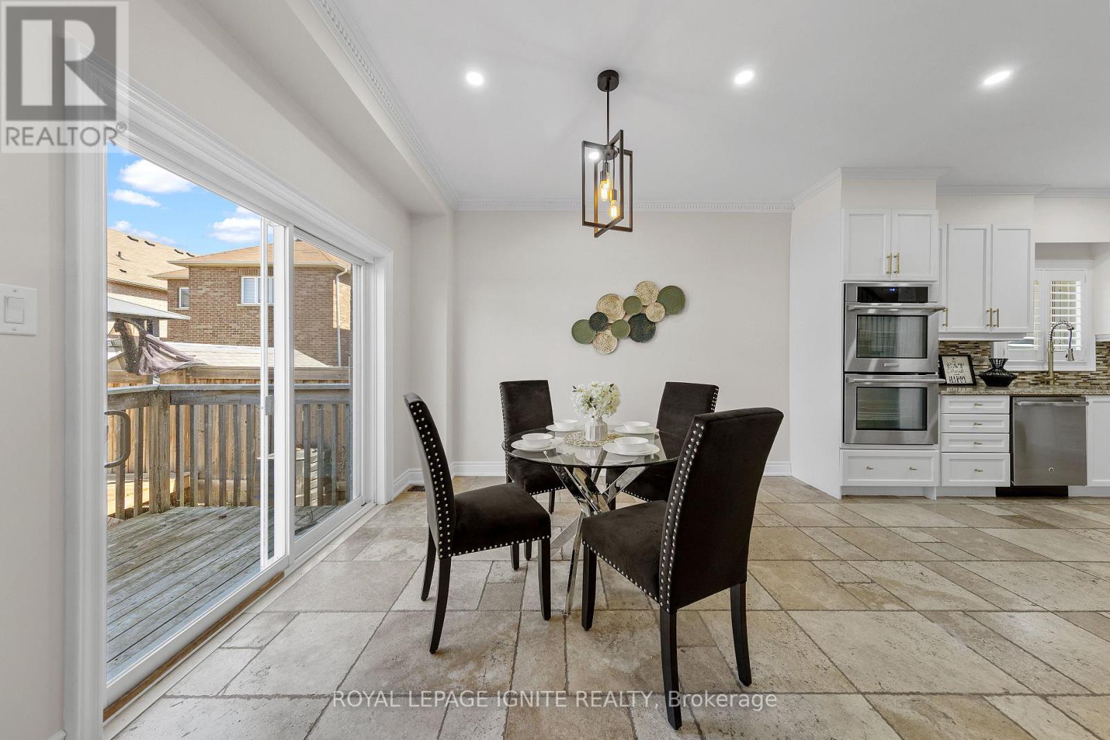 134 Gardiner Drive, Bradford West Gwillimbury (Bradford), Ontario  L3Z 0J6 - Photo 15 - N12840564