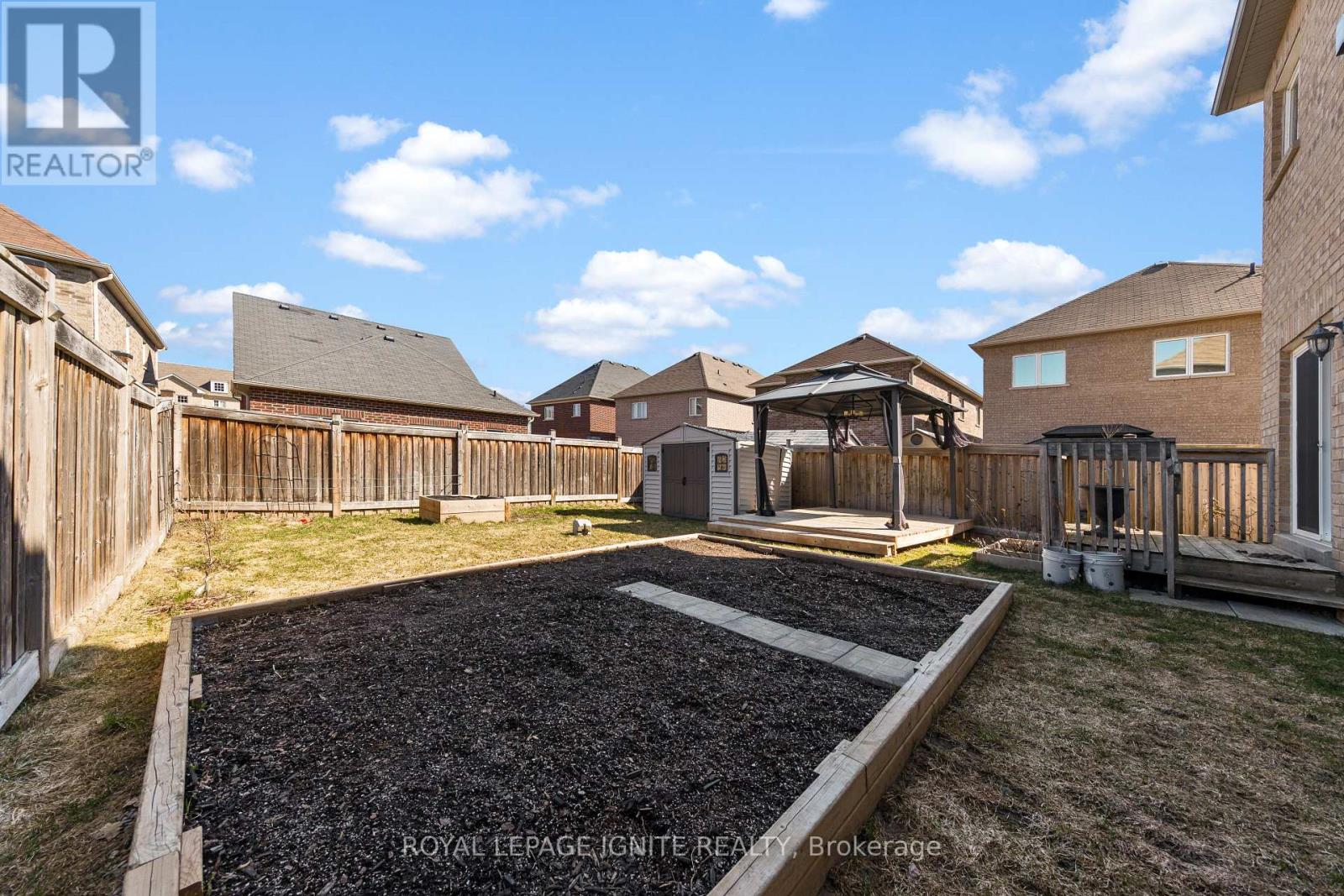 134 Gardiner Drive, Bradford West Gwillimbury (Bradford), Ontario  L3Z 0J6 - Photo 2 - N12840564