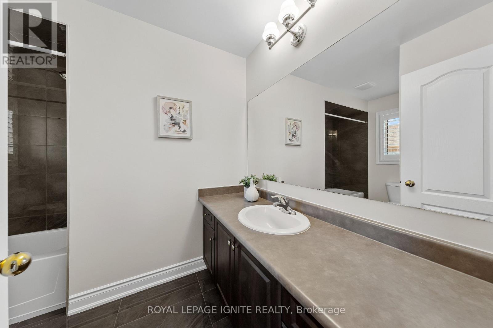 134 Gardiner Drive, Bradford West Gwillimbury (Bradford), Ontario  L3Z 0J6 - Photo 30 - N12840564