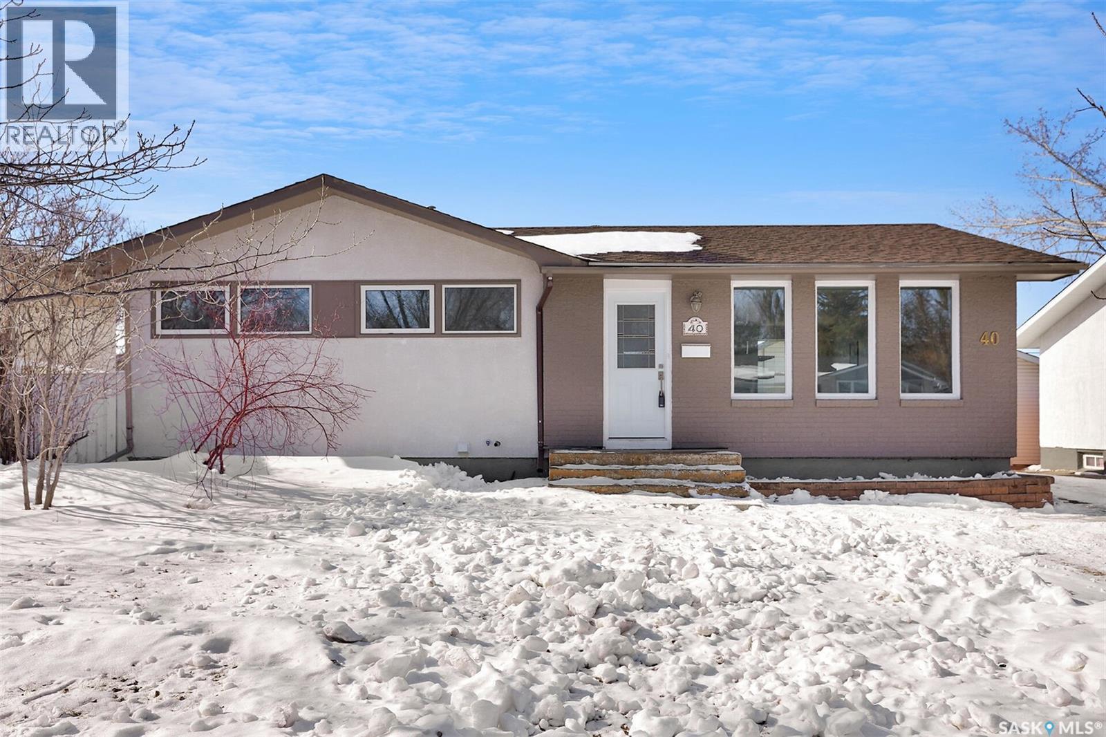 40 Richardson Crescent, Regina, Saskatchewan  S4S 4J3 - Photo 2 - SK029466