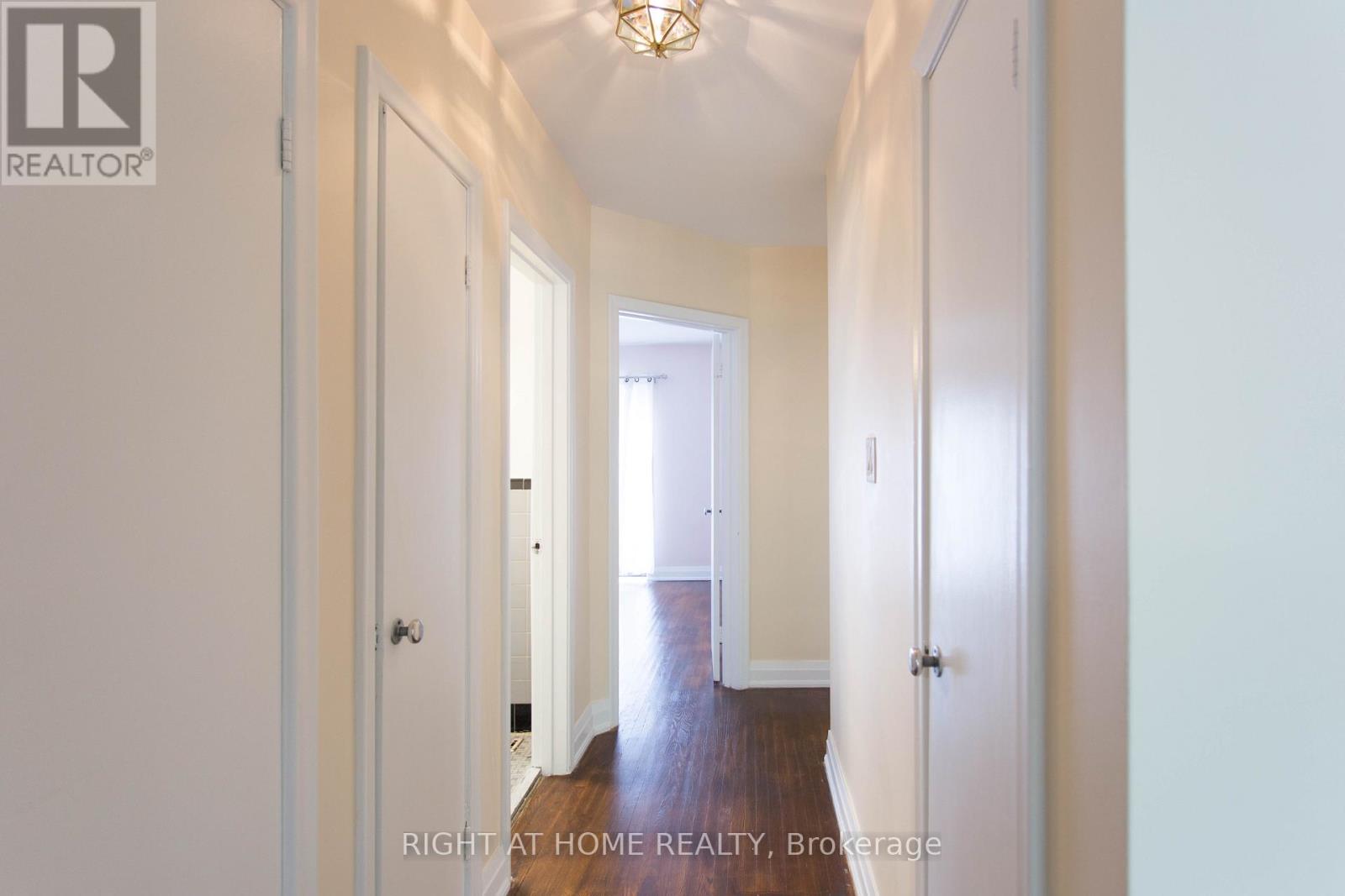 30 Northampton Drive, Toronto, Ontario  M9B 4S6 - Photo 11 - W12840526