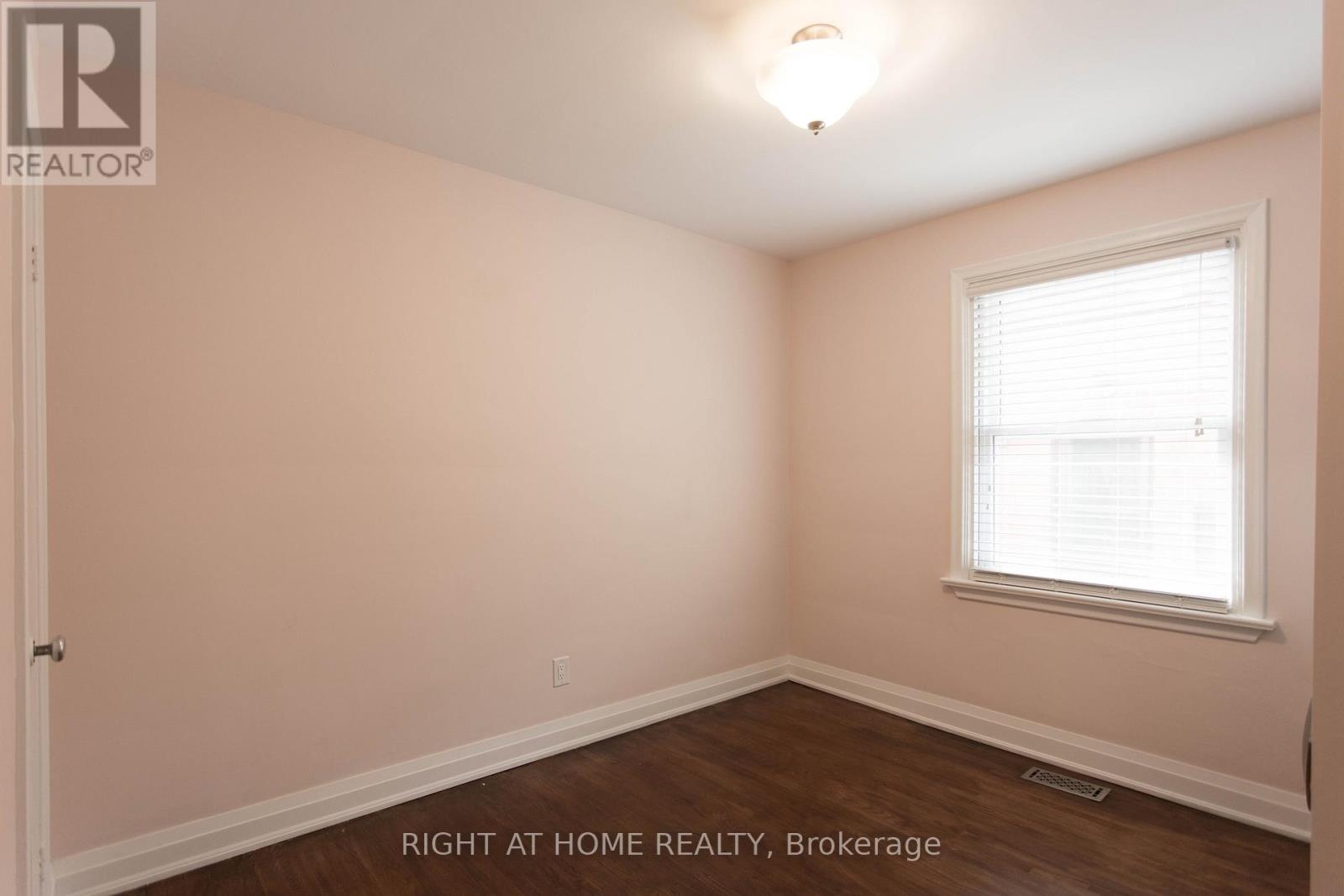 30 Northampton Drive, Toronto, Ontario  M9B 4S6 - Photo 12 - W12840526