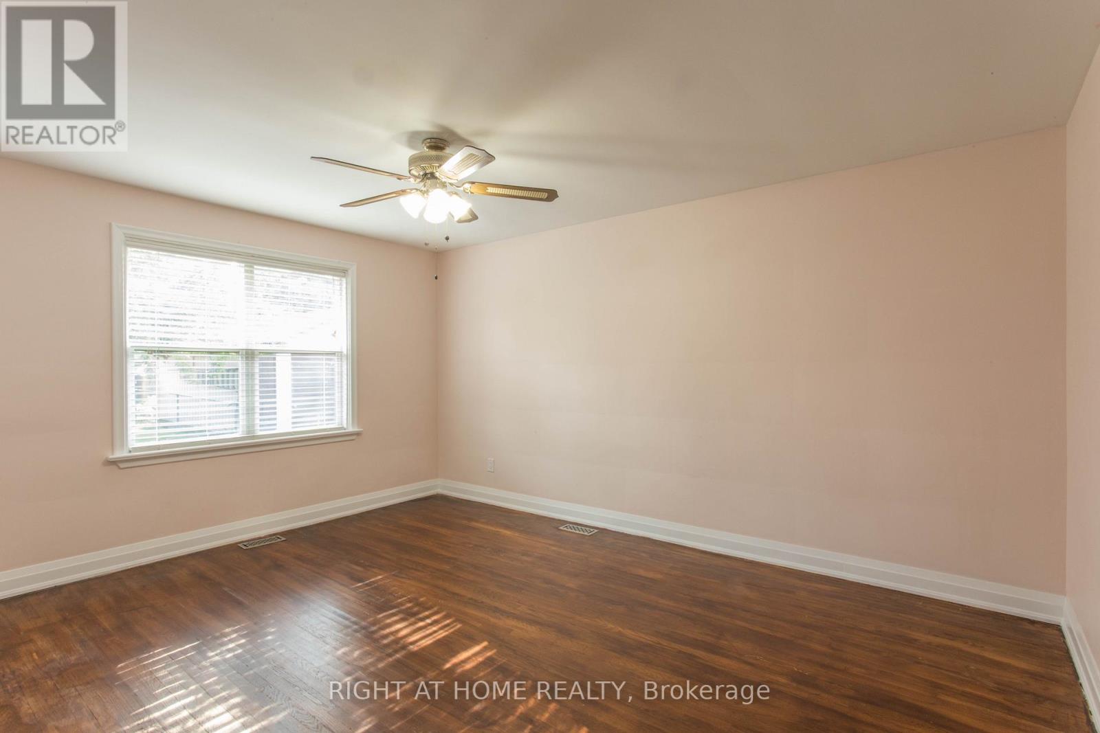 30 Northampton Drive, Toronto, Ontario  M9B 4S6 - Photo 13 - W12840526