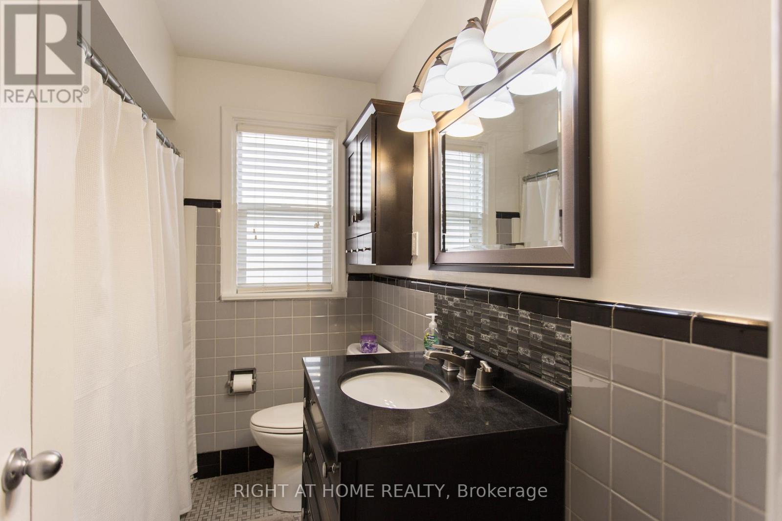 30 Northampton Drive, Toronto, Ontario  M9B 4S6 - Photo 15 - W12840526