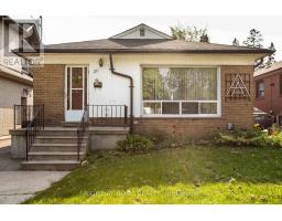 30 NORTHAMPTON DRIVE, Toronto, Ontario