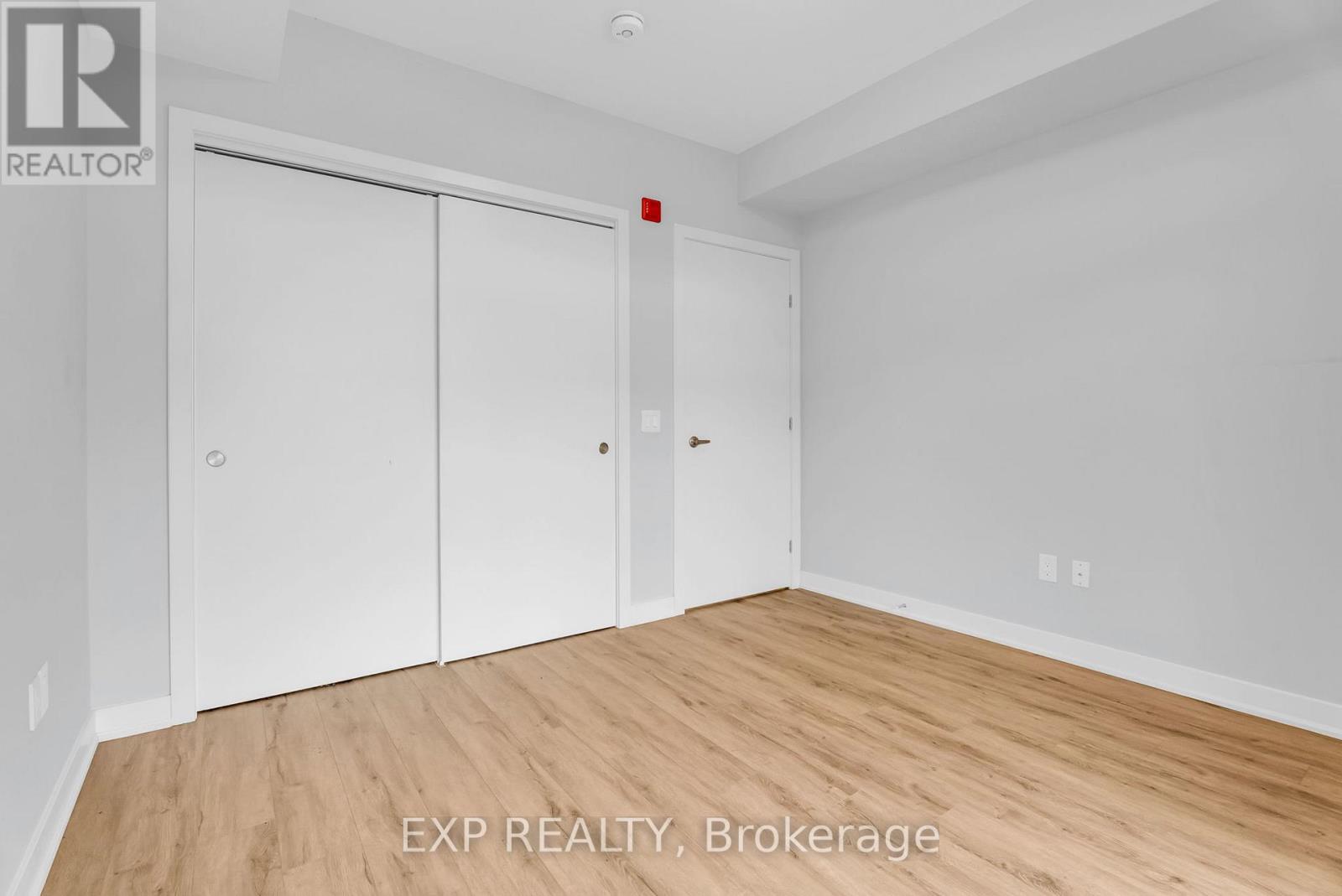 302 - 340 Plains Road E, Burlington (Lasalle), Ontario  L7T 0C2 - Photo 17 - W12840570