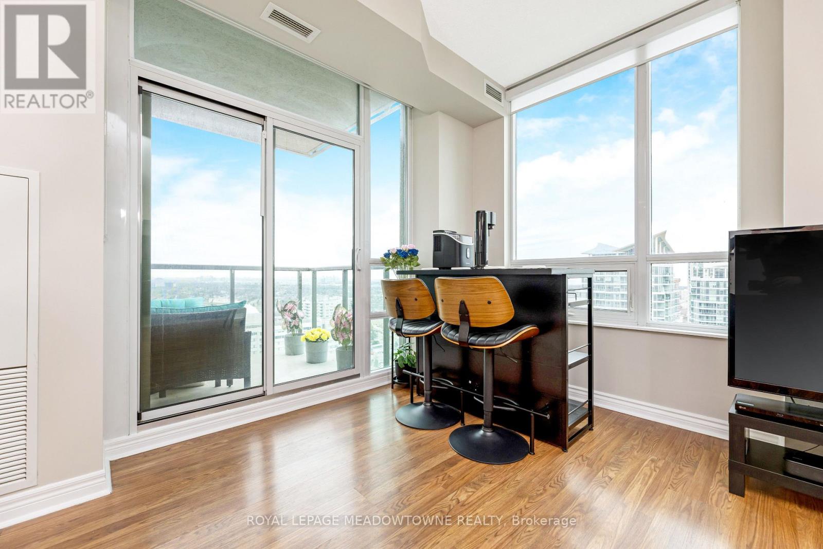 3303 - 208 Enfield Place, Mississauga, Ontario  L5B 0G8 - Photo 15 - W12840574