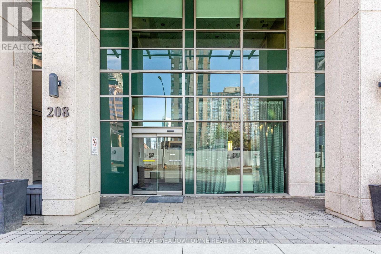 3303 - 208 Enfield Place, Mississauga, Ontario  L5B 0G8 - Photo 3 - W12840574