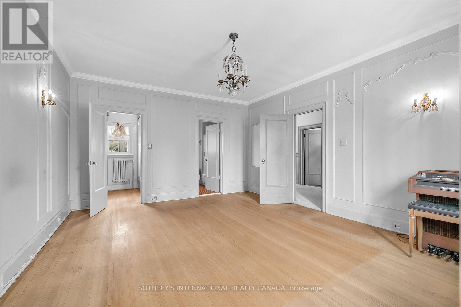 10 Gardiner Road, Toronto, Ontario  M5P 3B3 - Photo 18 - C12827556