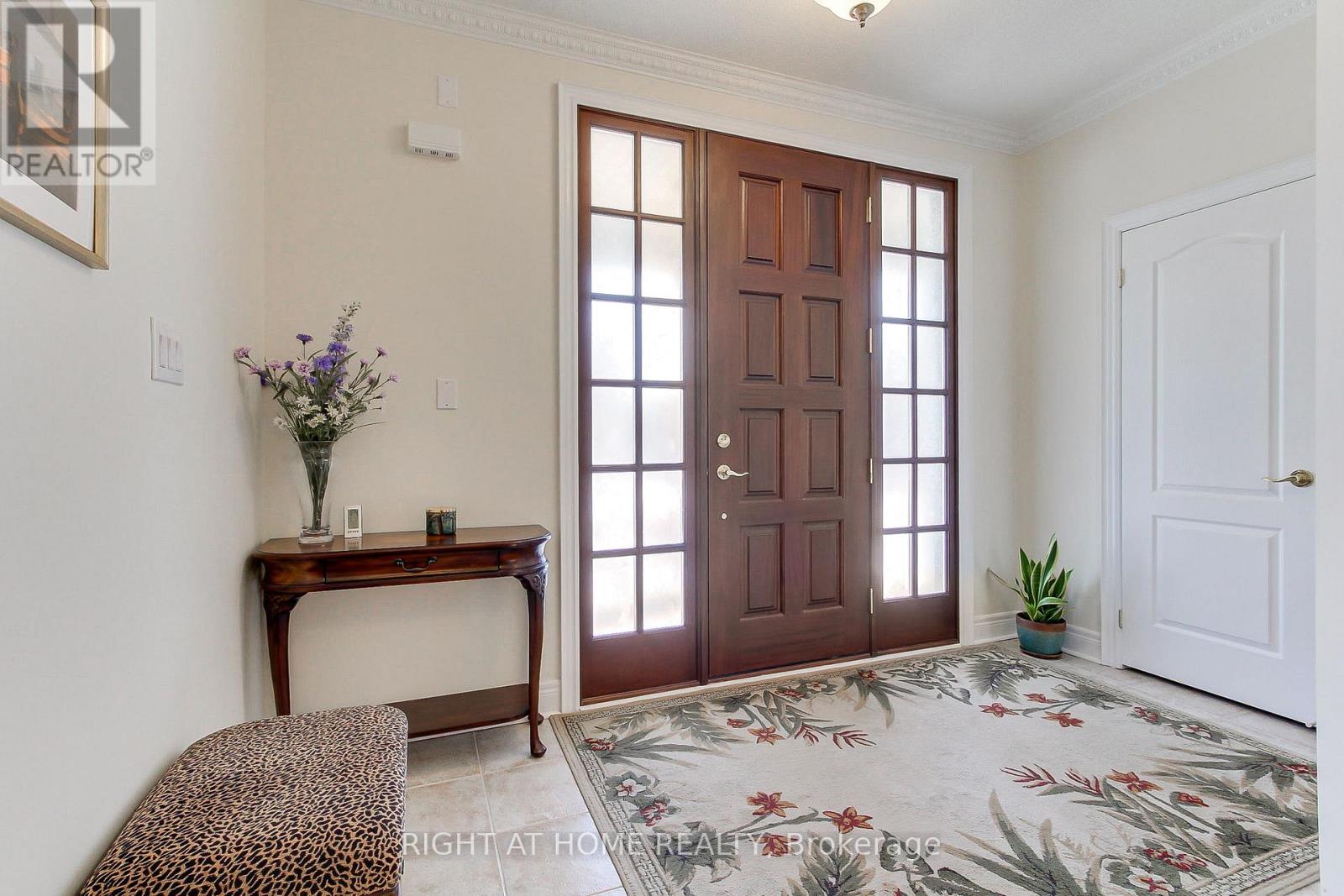 8 Sweet Anna Court, Vaughan, Ontario L6A 4E3 - Photo 2 - N12839966