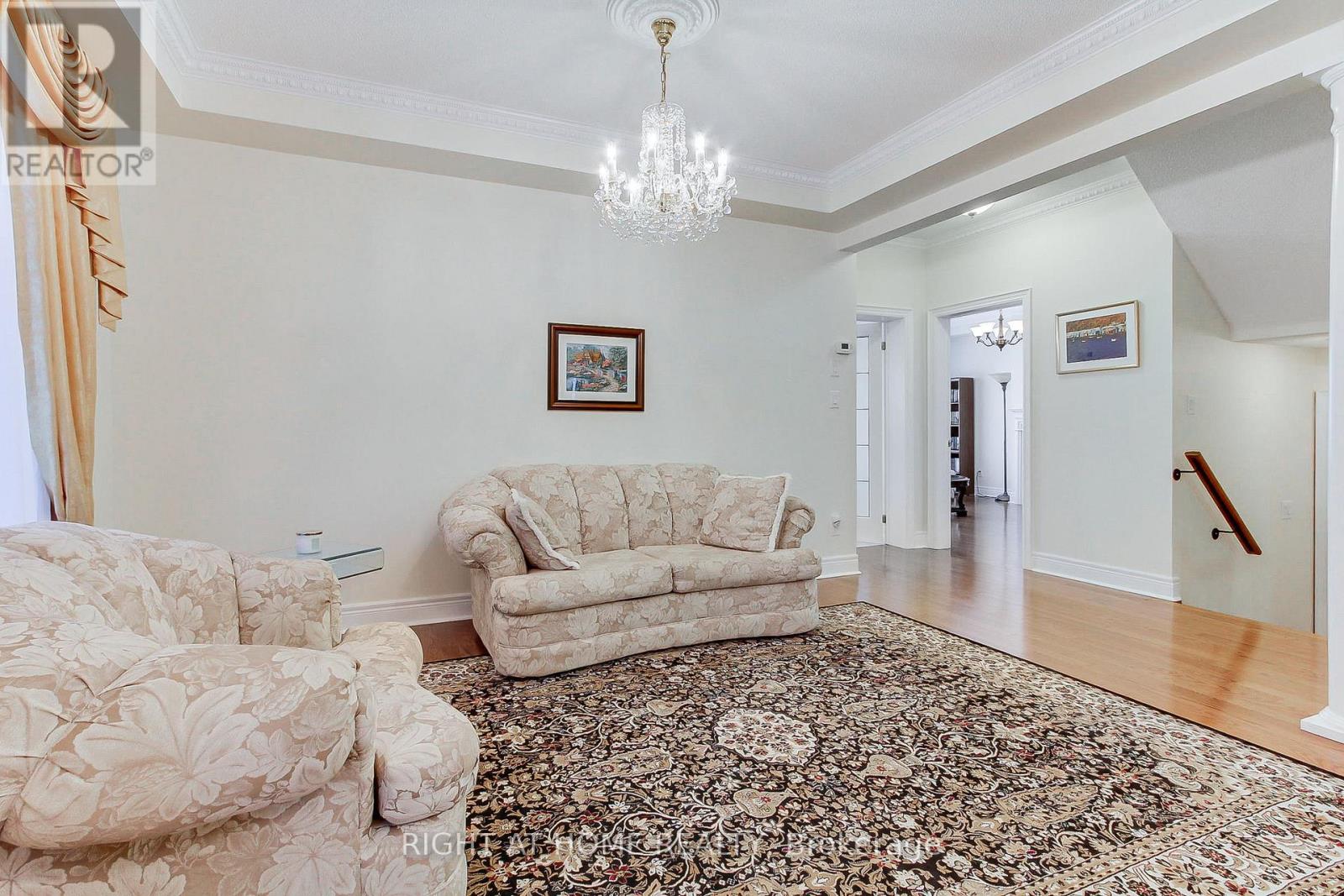 8 Sweet Anna Court, Vaughan, Ontario L6A 4E3 - Photo 5 - N12839966