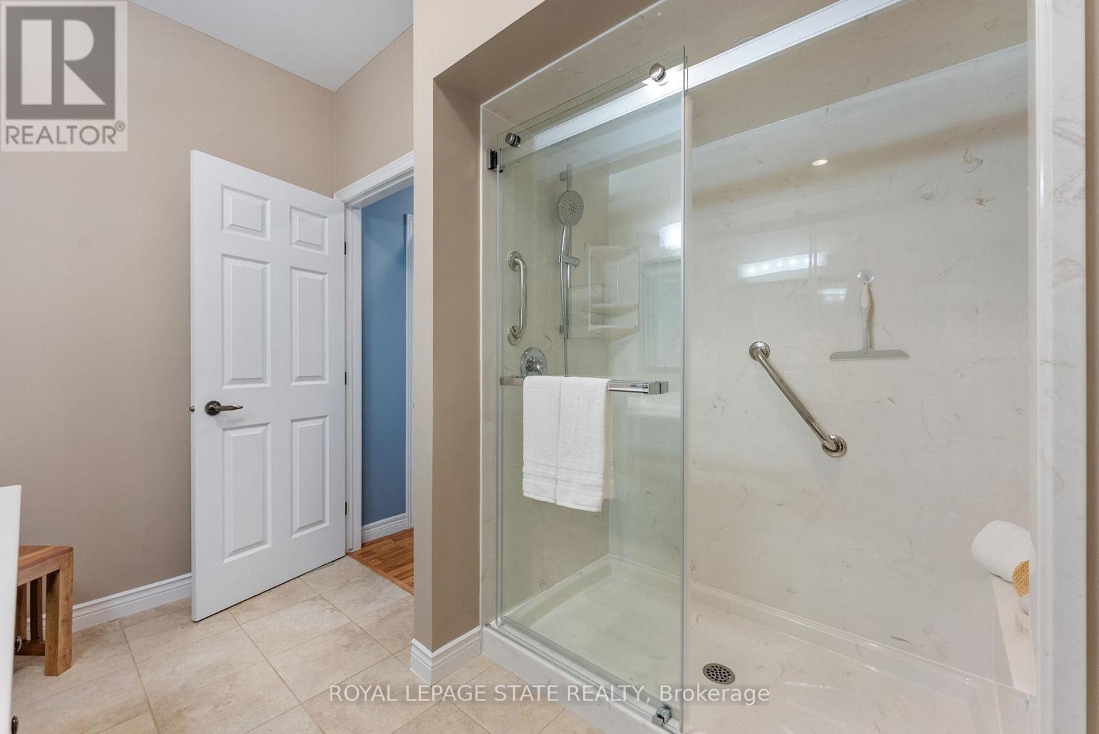 21 Finton Lane, Hamilton, Ontario  L0R 1C0 - Photo 14 - X12840464