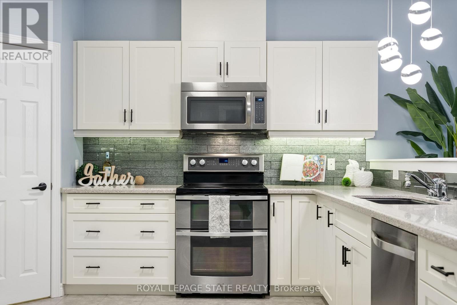 21 Finton Lane, Hamilton, Ontario  L0R 1C0 - Photo 6 - X12840464