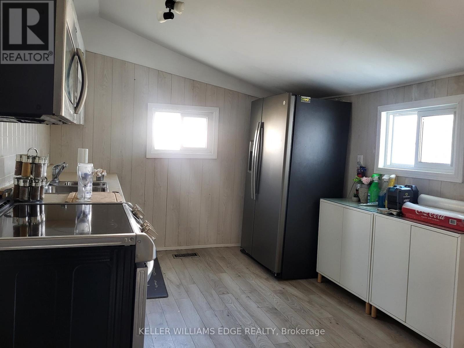 235 Fares Street, Port Colborne, Ontario  L3K 1W6 - Photo 5 - X12840514