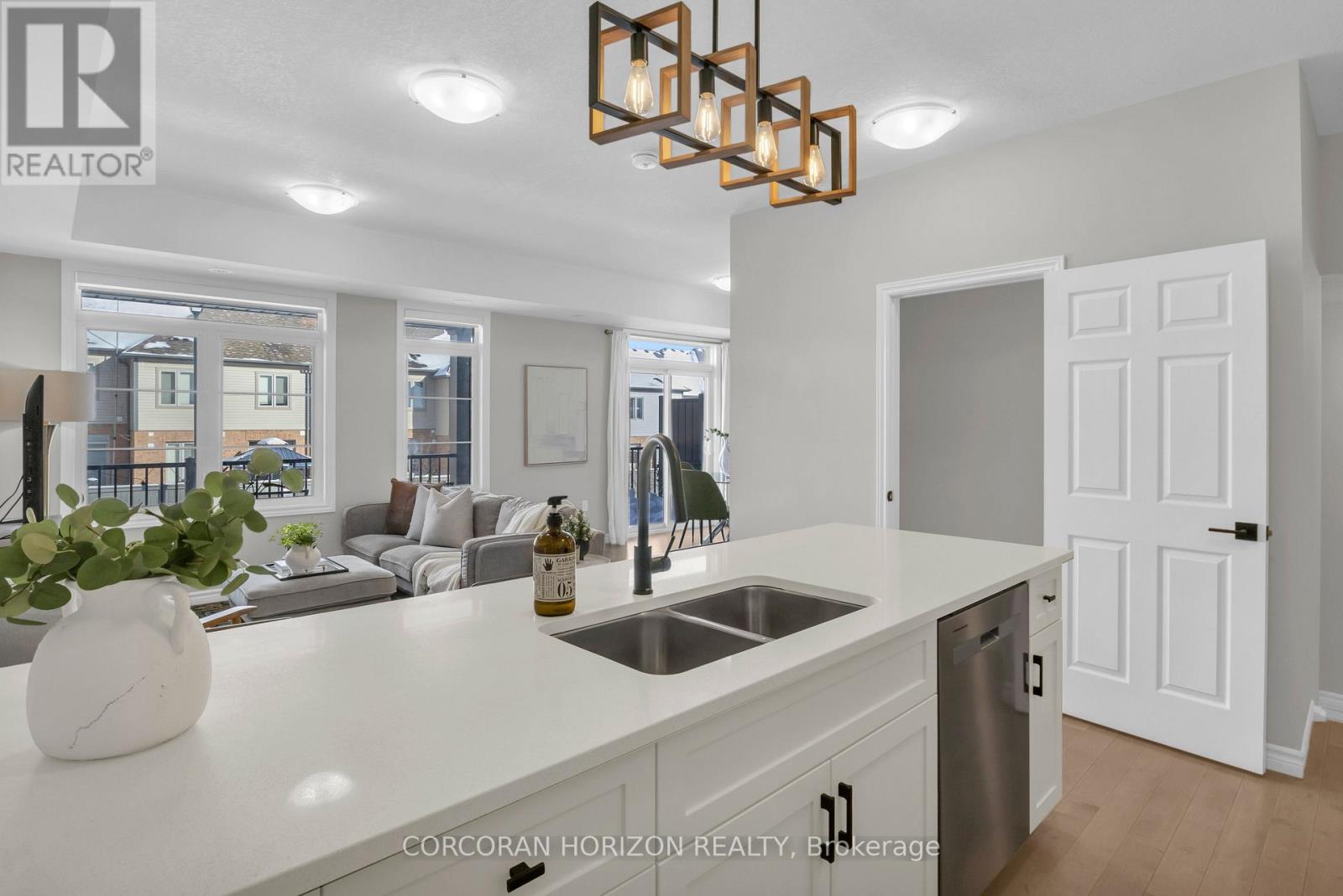 46 Oat Lane, Kitchener, Ontario  N2R 0T1 - Photo 21 - X12840558