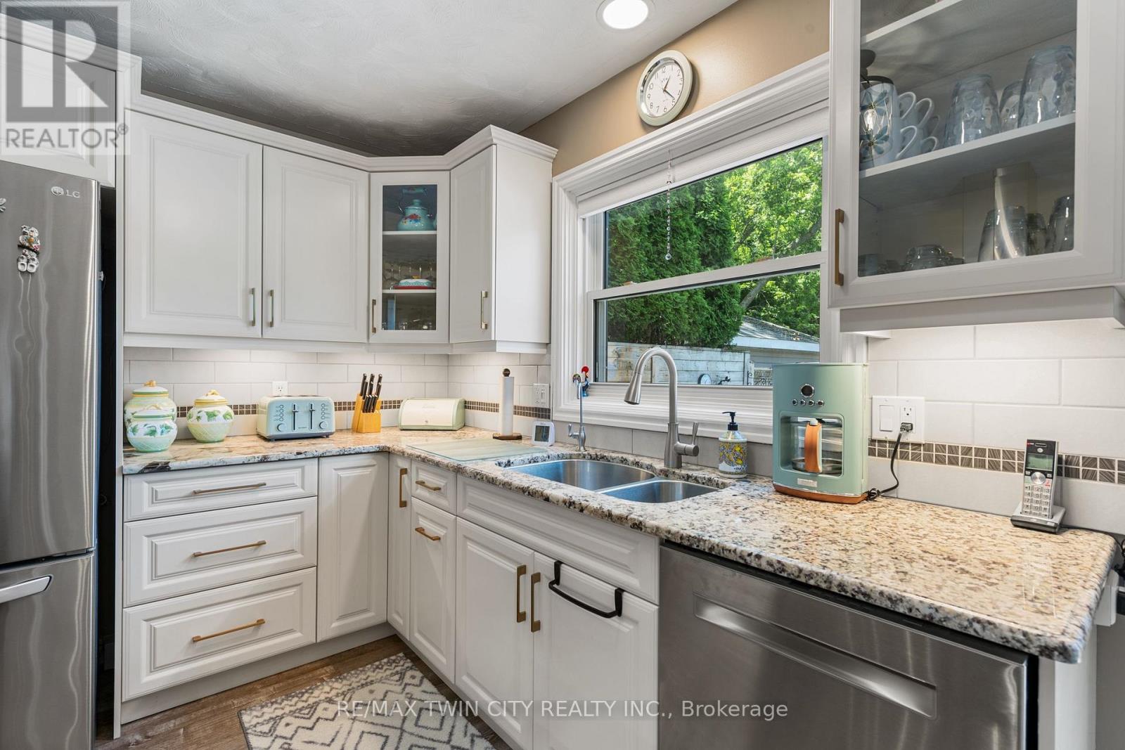 71 Santa Maria Drive, Cambridge, Ontario  N1R 8A2 - Photo 18 - X12840578