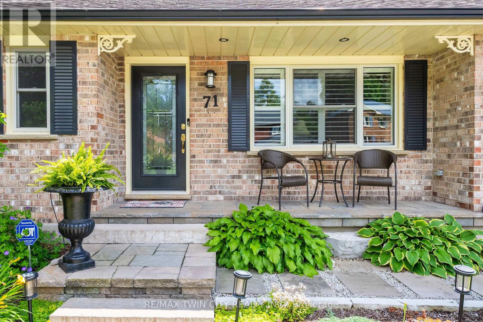 71 Santa Maria Drive, Cambridge, Ontario  N1R 8A2 - Photo 5 - X12840578