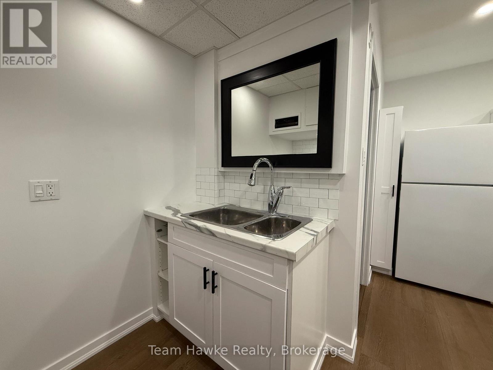 192 Gilwood Park Drive, Penetanguishene, Ontario  L9M 1Z6 - Photo 14 - S12840720