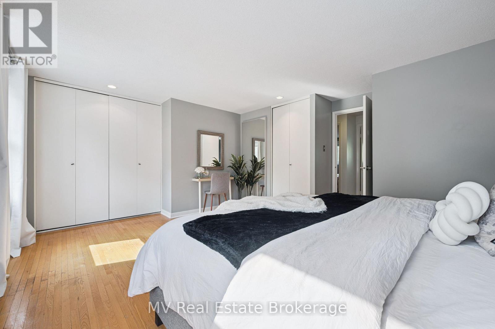 434b Dunvegan Drive, Waterloo, Ontario  N2K 2C7 - Photo 31 - X12840628