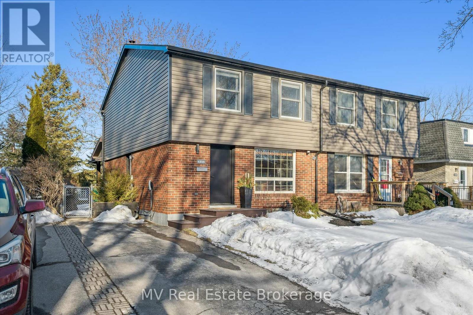 434b Dunvegan Drive, Waterloo, Ontario  N2K 2C7 - Photo 4 - X12840628