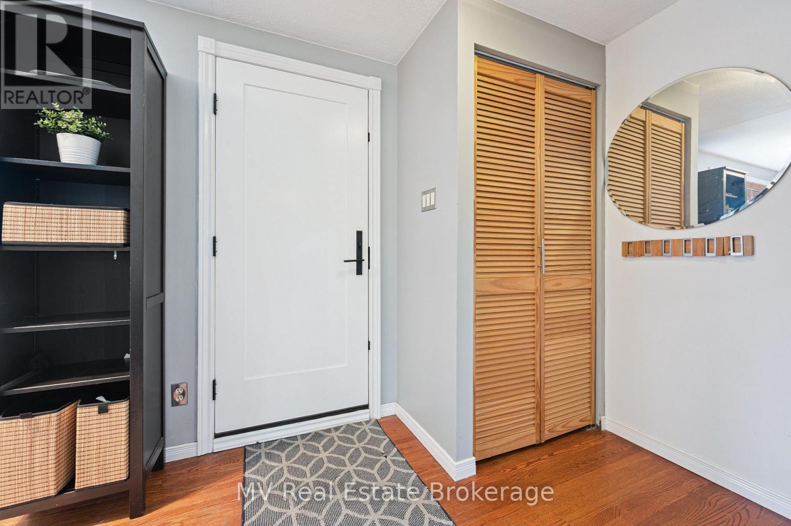 434b Dunvegan Drive, Waterloo, Ontario  N2K 2C7 - Photo 5 - X12840628