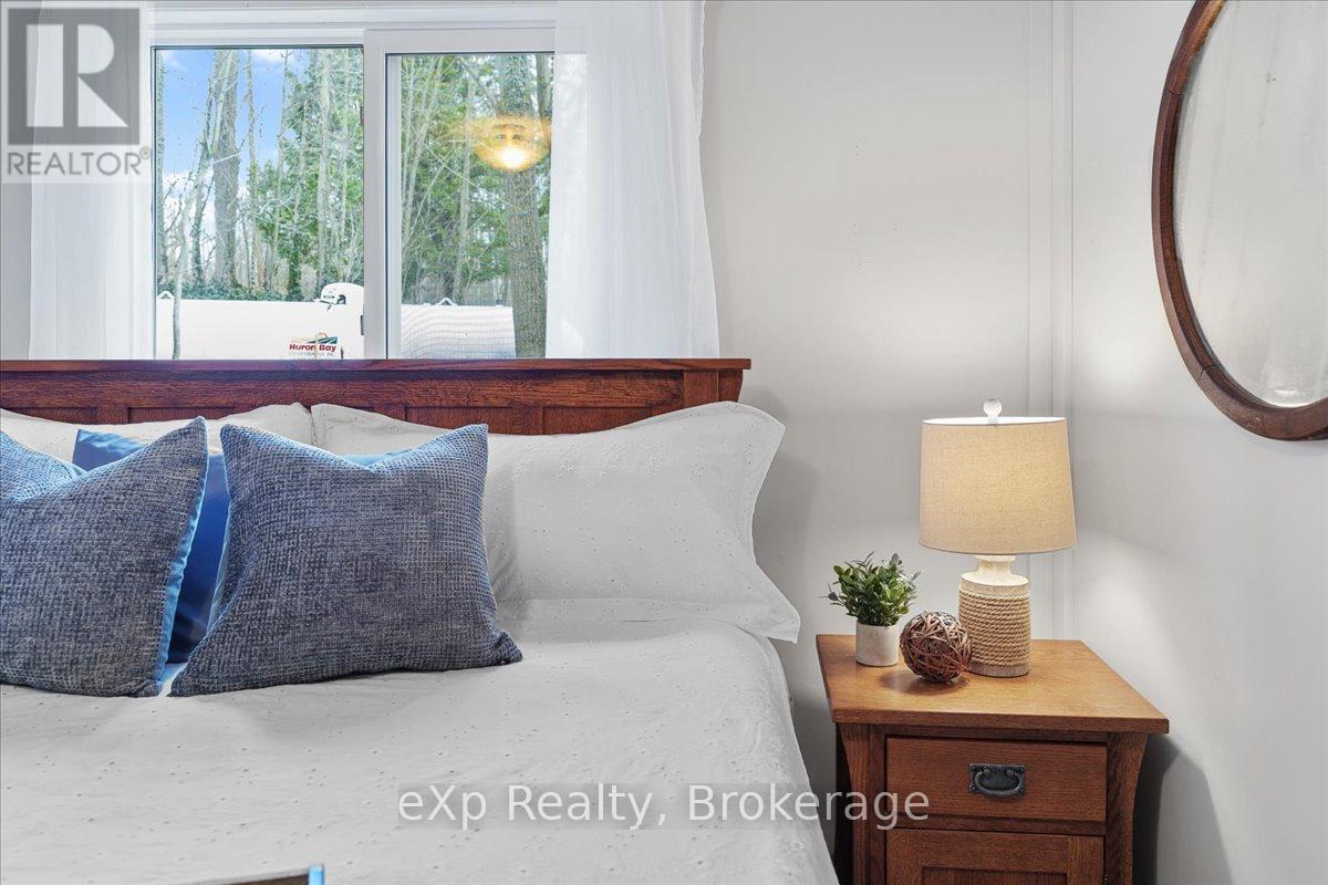 126 Old Mill Road, Georgian Bluffs, Ontario  N0H 2T0 - Photo 27 - X12840680