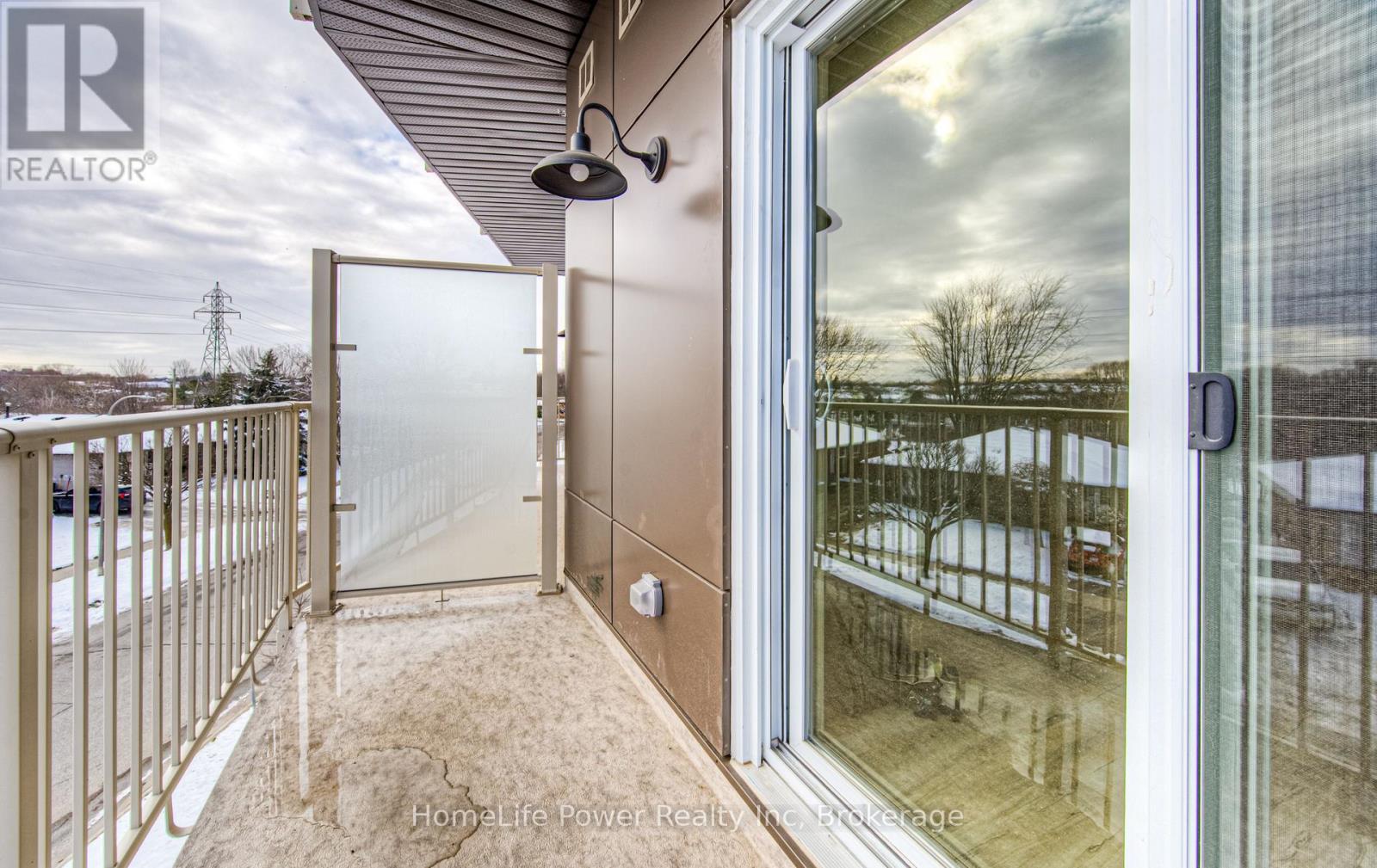 405 - 301 Westmount Road, Kitchener, Ontario  N2M 5M9 - Photo 8 - X12840696