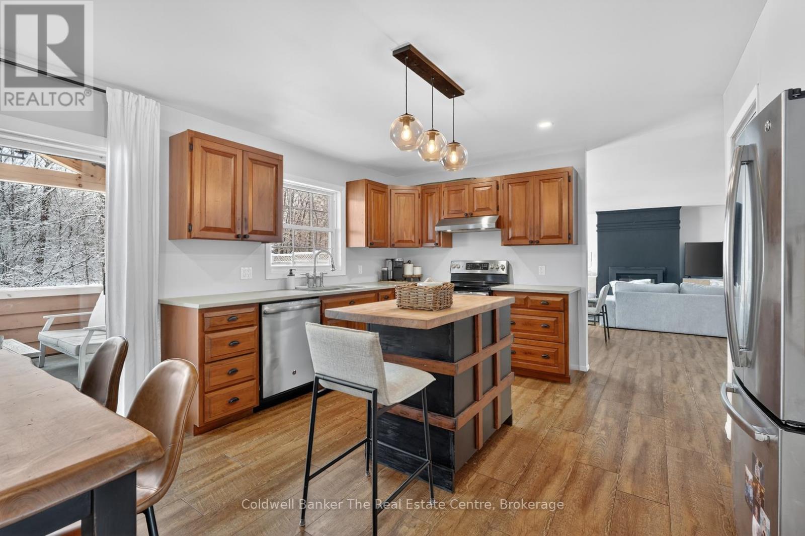 44 Anson Street, Minden Hills, Ontario  K0M 2K0 - Photo 15 - X12840726