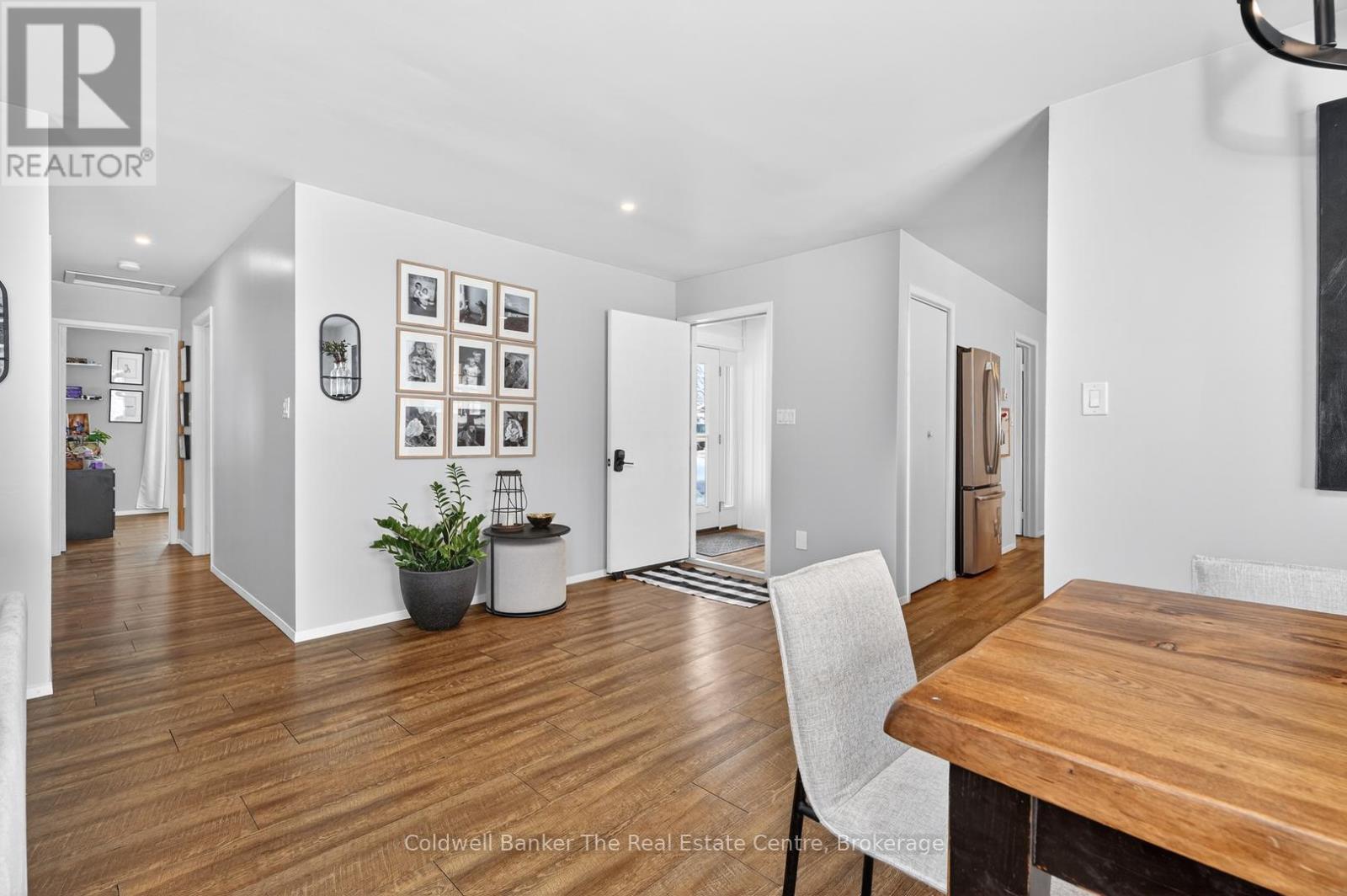 44 Anson Street, Minden Hills, Ontario  K0M 2K0 - Photo 5 - X12840726