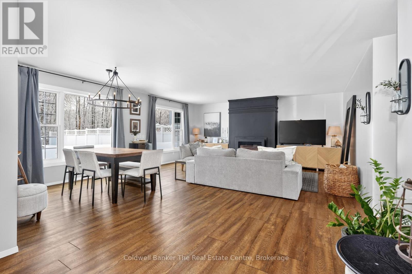 44 Anson Street, Minden Hills, Ontario  K0M 2K0 - Photo 6 - X12840726