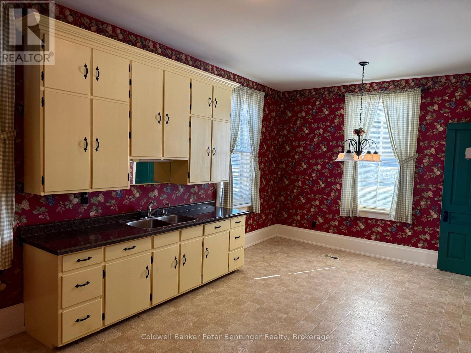 830 Yonge Street S, Brockton, Ontario  N0G 2V0 - Photo 3 - X12840770