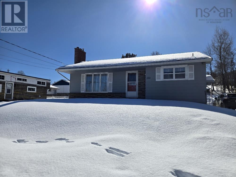 100 Higgins Street, Truro, Nova Scotia  B2N 2L7 - Photo 2 - 202603648