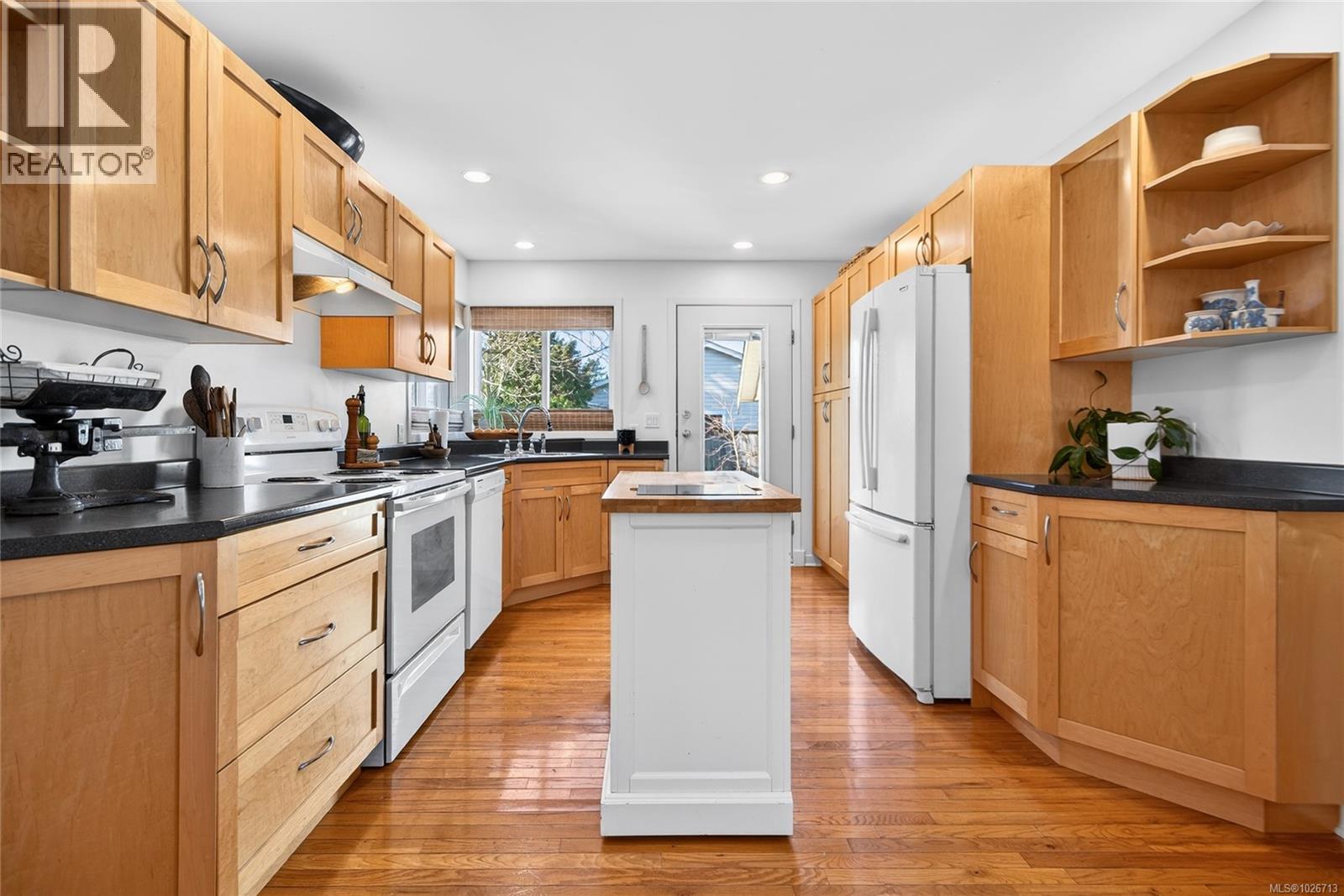 2156 Eardley Rd, Campbell River, British Columbia  V9W 1L5 - Photo 7 - 1026713