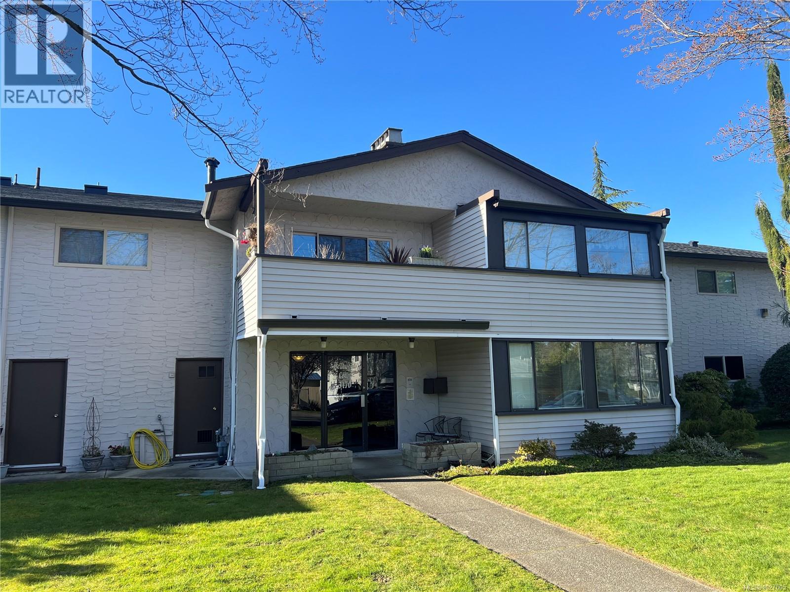 404 3170 Irma St S, Victoria, British Columbia