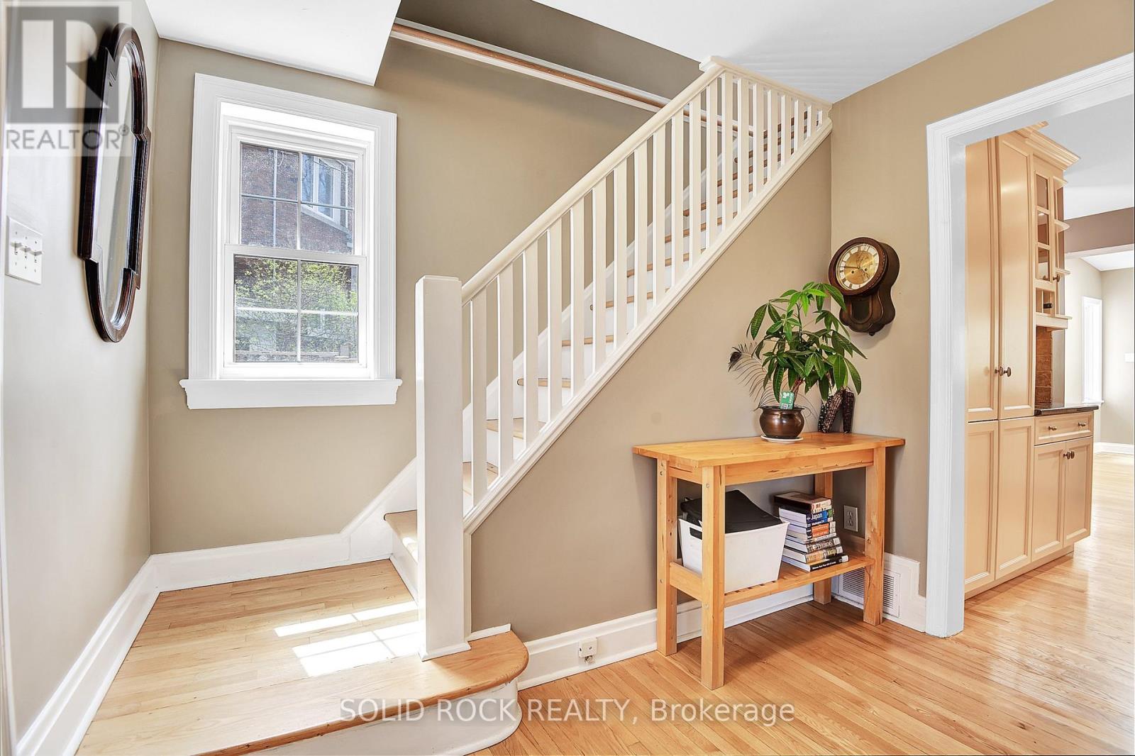 137 Southern Drive, Ottawa, Ontario  K1S 0P7 - Photo 4 - X12840706