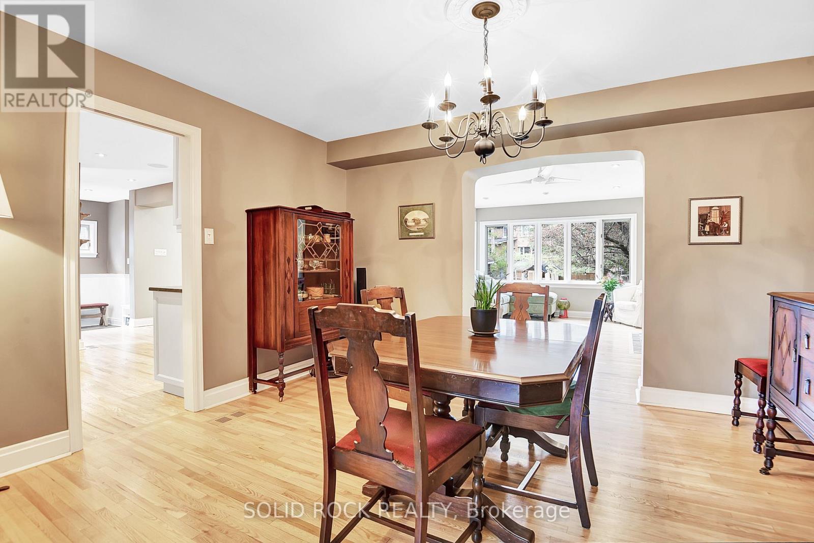 137 Southern Drive, Ottawa, Ontario  K1S 0P7 - Photo 7 - X12840706