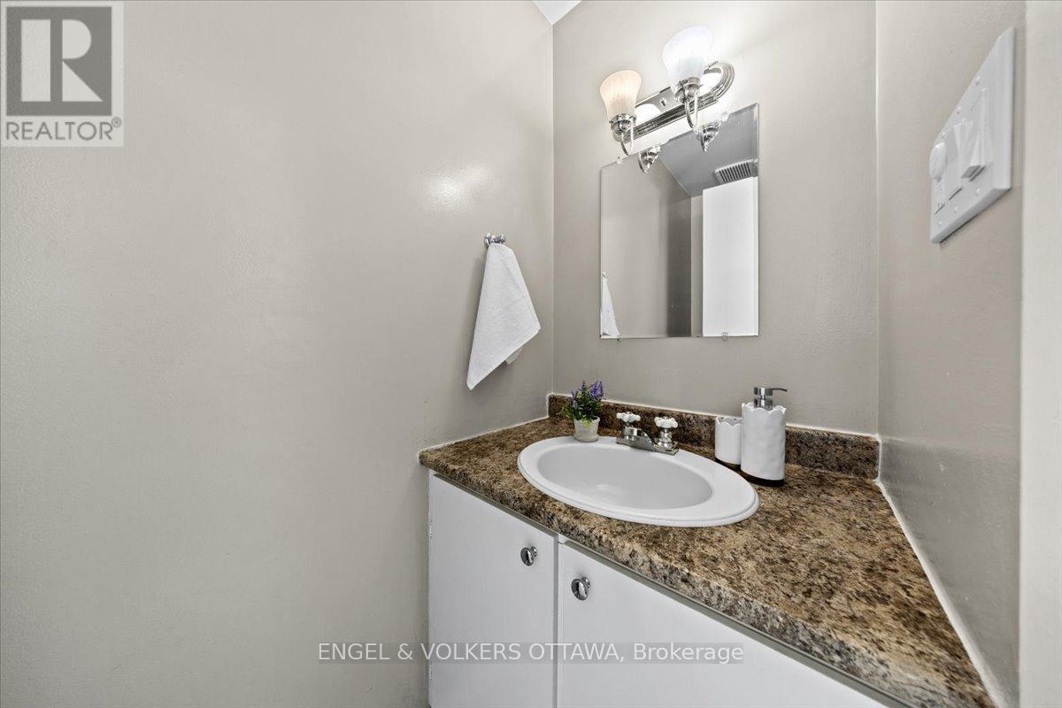 A - 1753 Lamoureux Drive, Ottawa, Ontario  K1E 2N3 - Photo 17 - X12840736