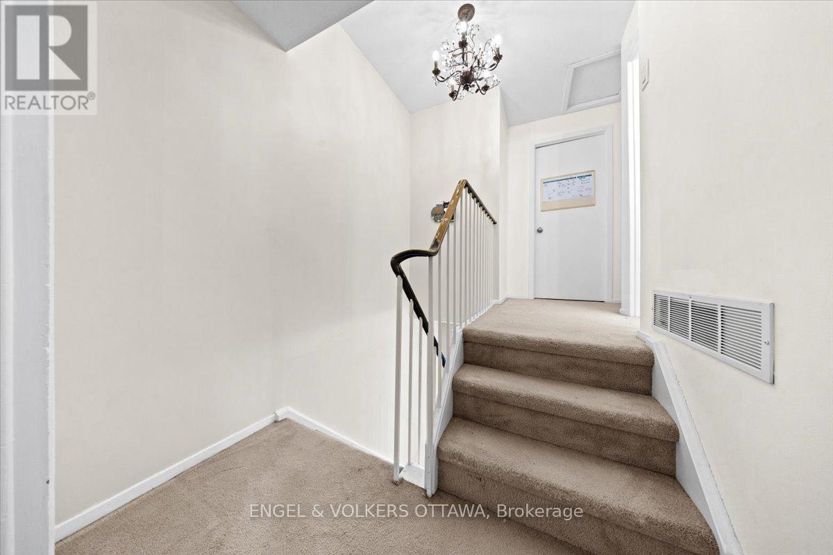 A - 1753 Lamoureux Drive, Ottawa, Ontario  K1E 2N3 - Photo 19 - X12840736