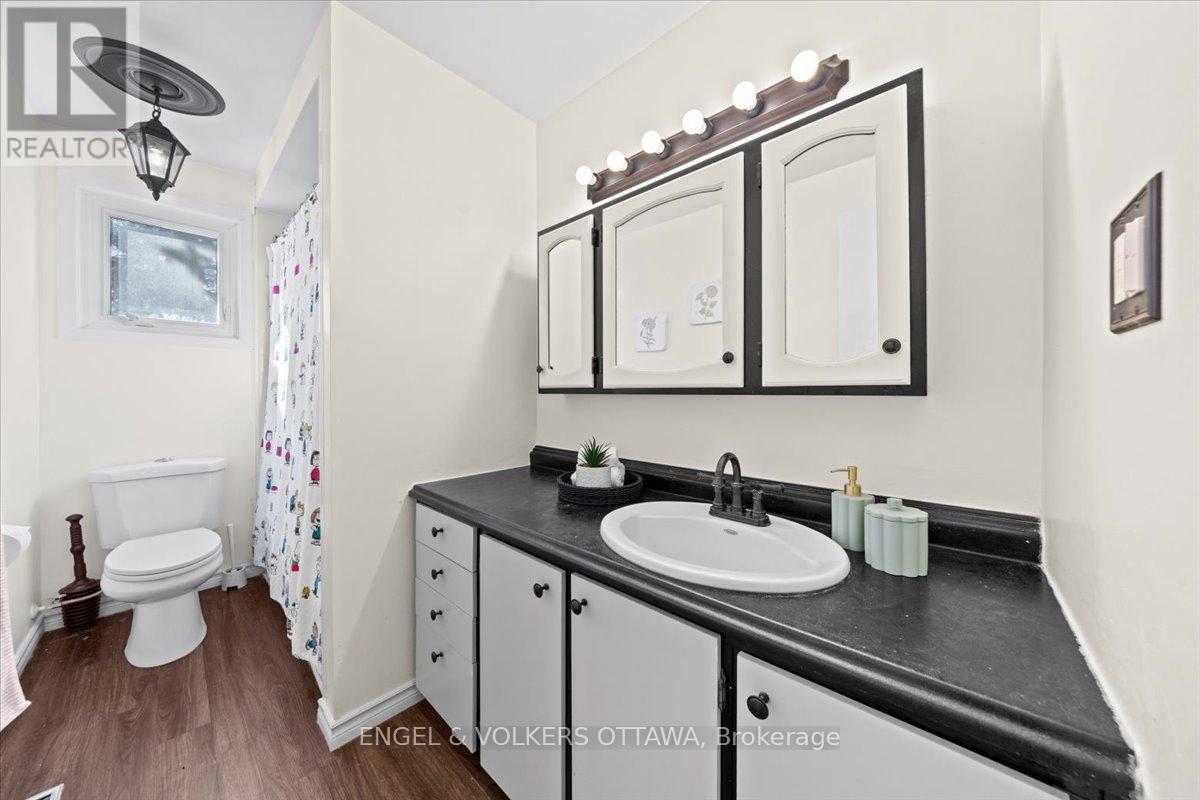 A - 1753 Lamoureux Drive, Ottawa, Ontario  K1E 2N3 - Photo 23 - X12840736