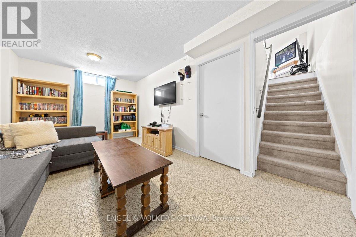 A - 1753 Lamoureux Drive, Ottawa, Ontario  K1E 2N3 - Photo 28 - X12840736