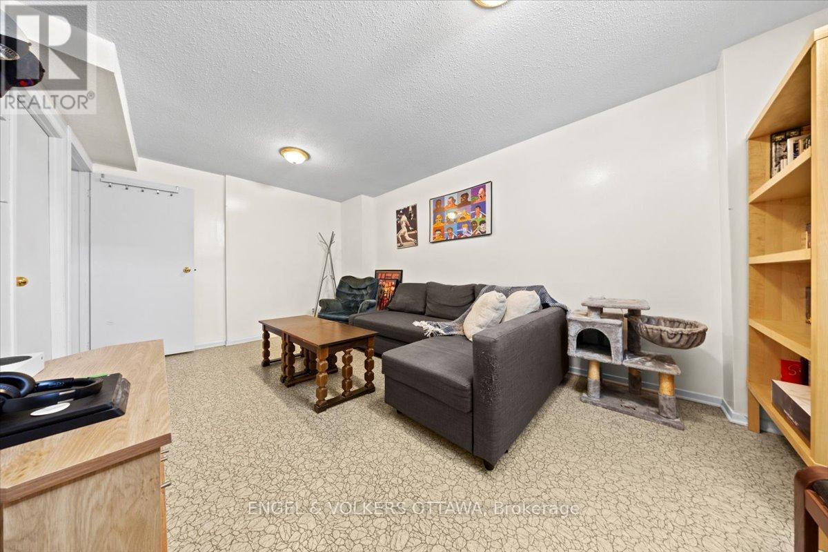 A - 1753 Lamoureux Drive, Ottawa, Ontario  K1E 2N3 - Photo 30 - X12840736