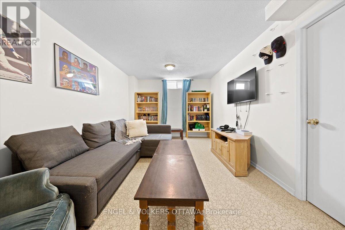 A - 1753 Lamoureux Drive, Ottawa, Ontario  K1E 2N3 - Photo 31 - X12840736