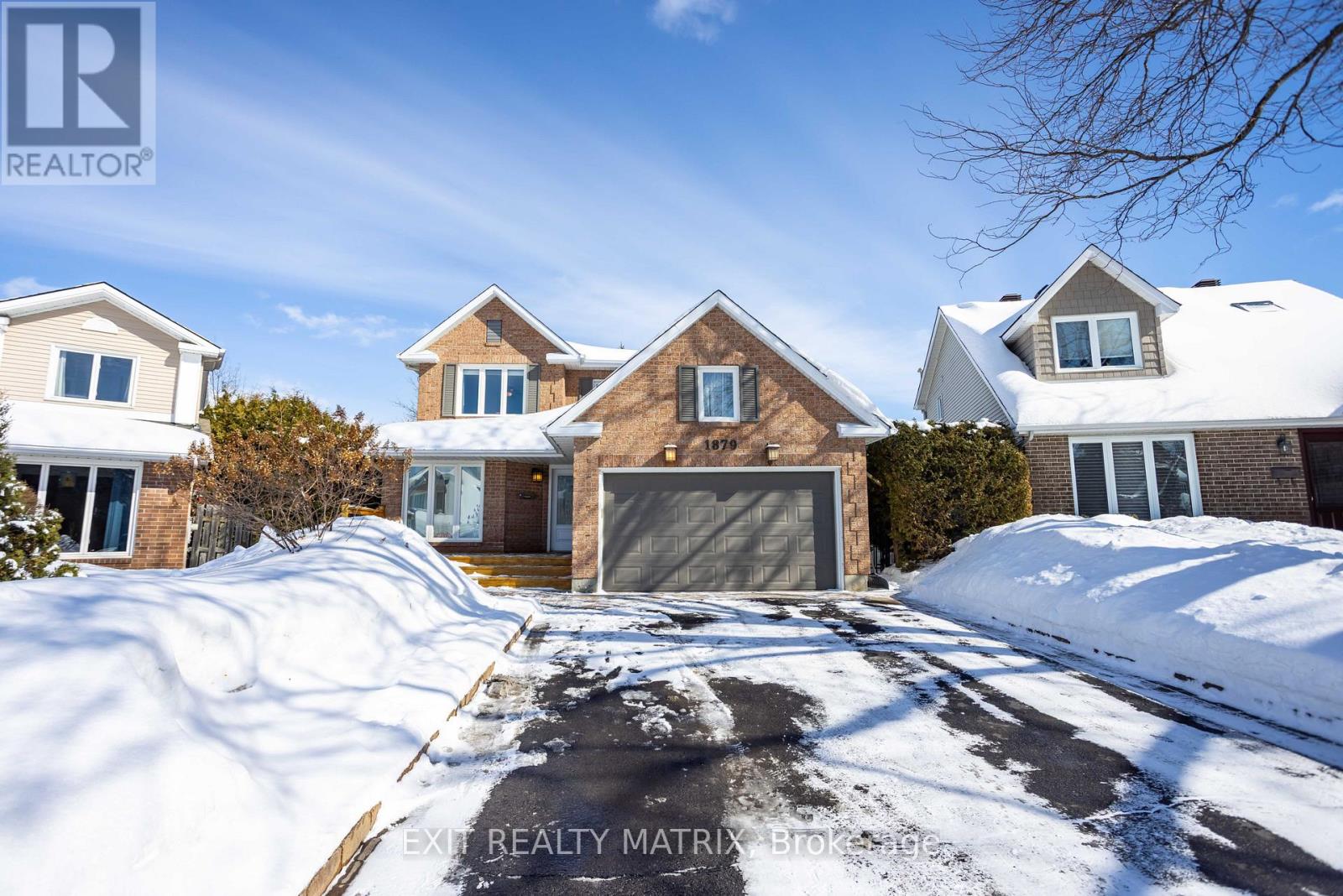 1879 Rosewind Court, Ottawa, Ontario  K1C 7E3 - Photo 2 - X12840764