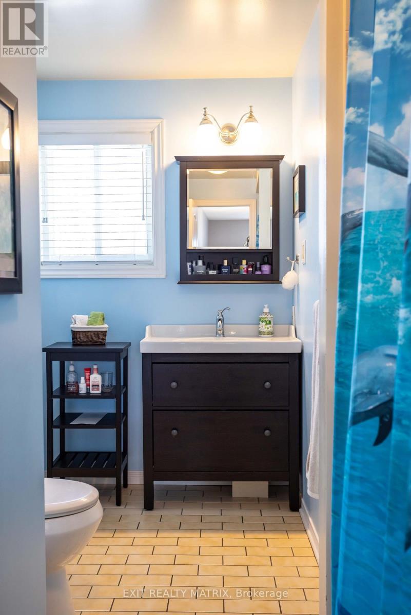 1879 Rosewind Court, Ottawa, Ontario  K1C 7E3 - Photo 33 - X12840764